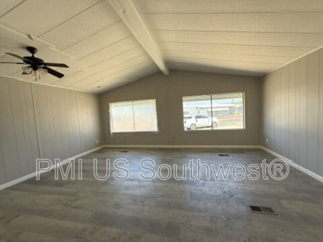 Building Photo - 1066 Mobile Ln