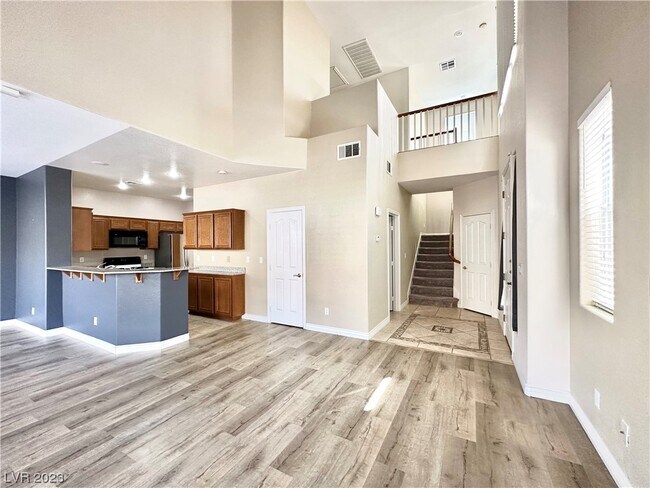 Building Photo - 9104 Hampstead Ave