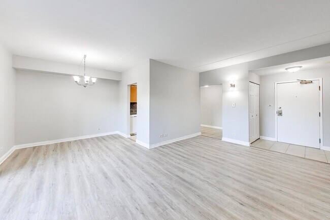 Foto del edificio - 6340 Americana Dr