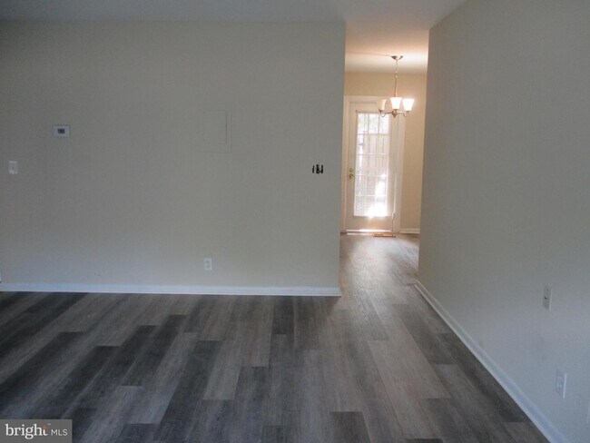 Foto del edificio - 2501A S Walter Reed Dr