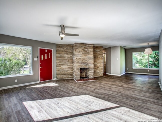 Building Photo - 413 Garraty Rd