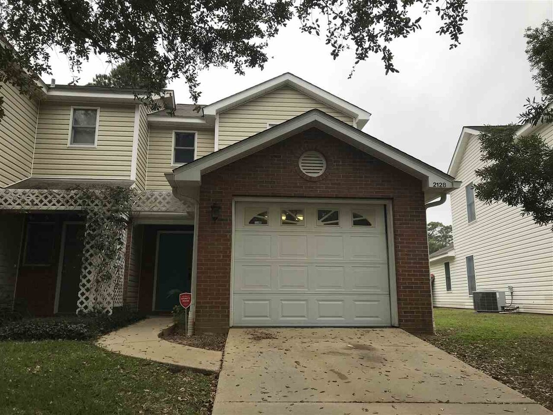 Primary Photo - 2128 Delta Blvd