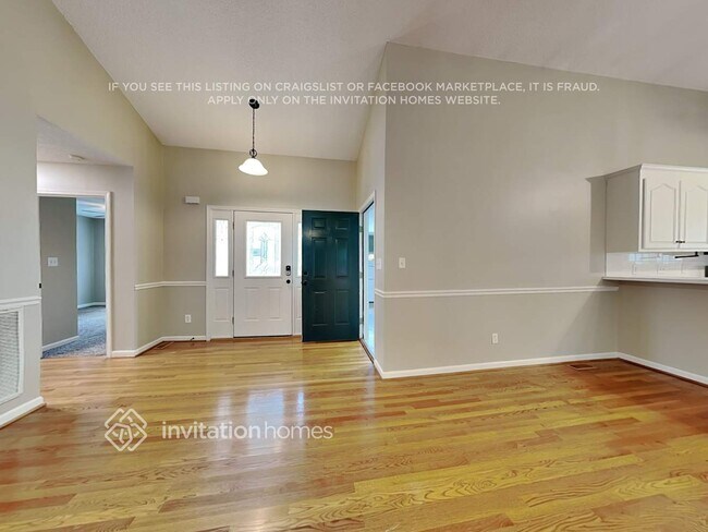 Building Photo - 756 Carson Rd