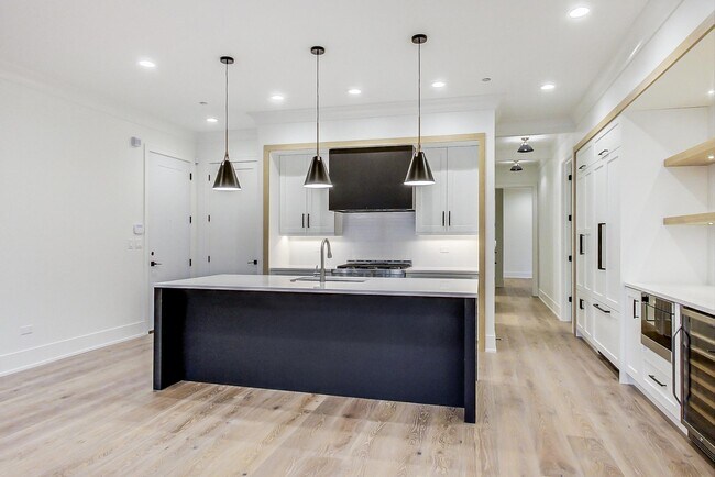 Foto del edificio - 4925 N Lincoln Ave