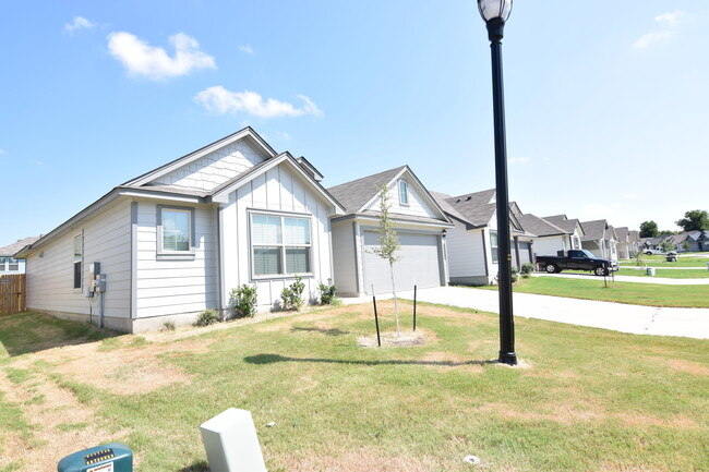 Building Photo - 1424 Merritt Rd