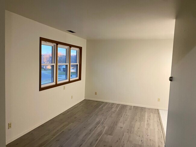 Foto del edificio - 425 King Olav Ln