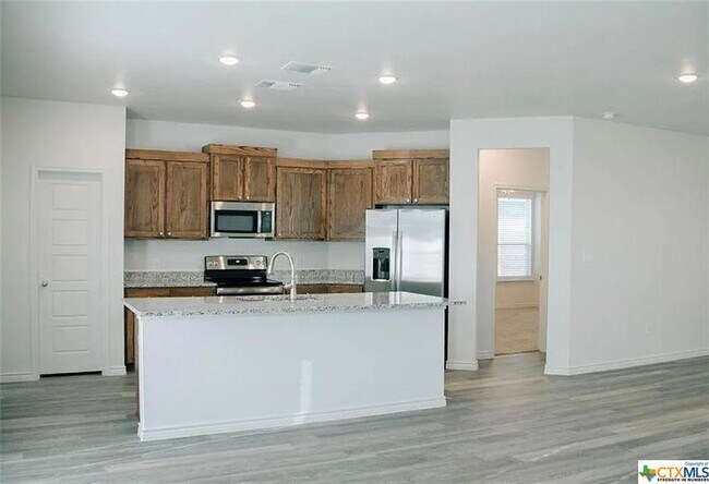 Building Photo - 857 Freedom Cir