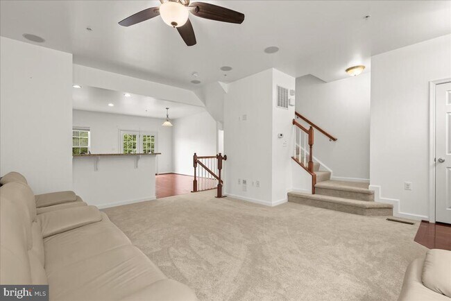 Building Photo - 7556 Willow Bottom Rd