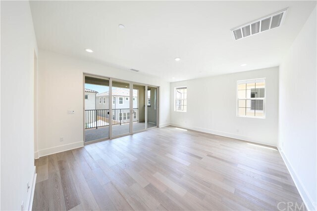 Foto del edificio - 17302 Eucalyptus Ln