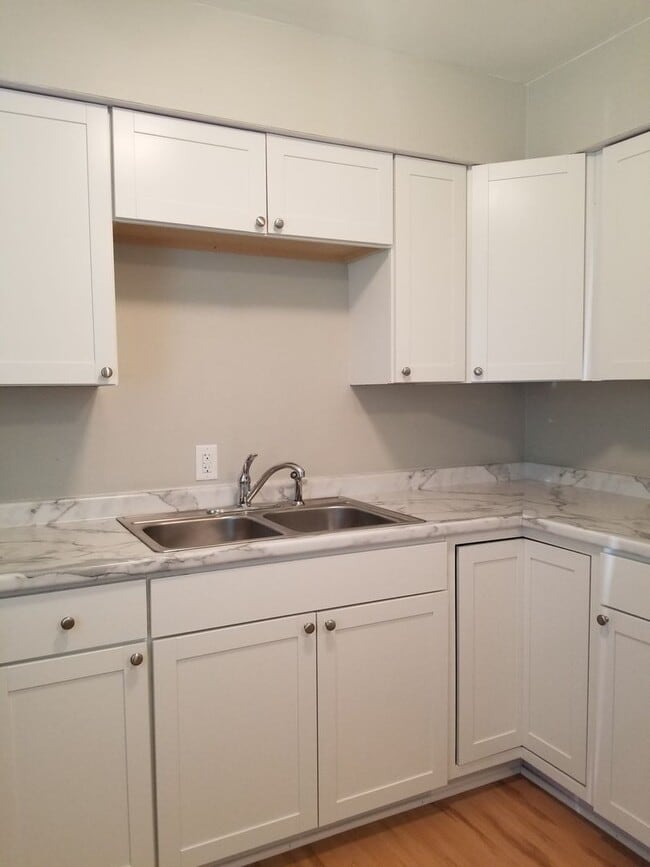 Building Photo - 3542 Albee Dr