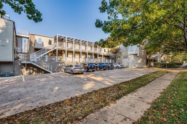 Foto del edificio - 4231 Travis St