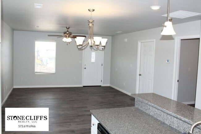 Foto del edificio - Luxurious 1 bed, 1 bath Duplex