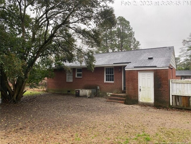 Building Photo - 1927 Crestview Dr