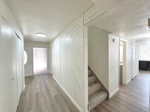 Building Photo - 3053 Branch Dr