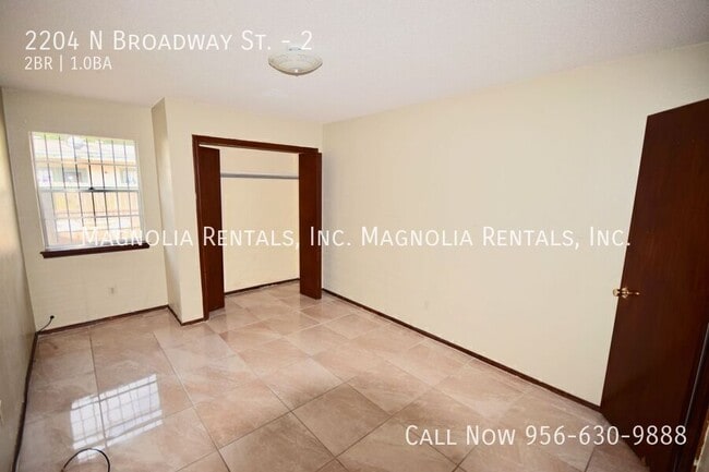 Building Photo - 2204 N Broadway St