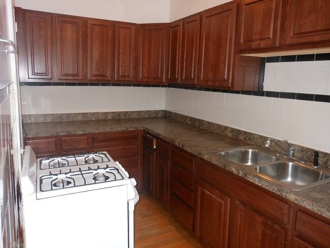 Foto del edificio - 4613 N Lincoln Ave
