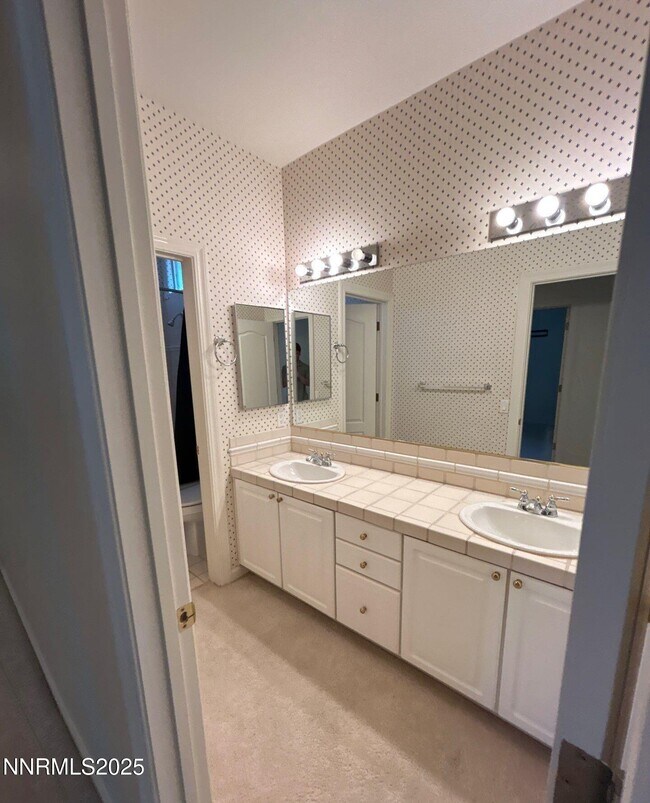 Foto del edificio - 6710 Cinnamon Dr