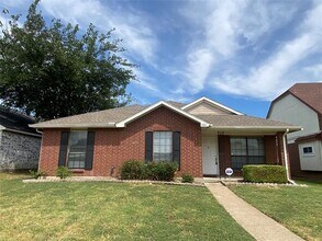 Building Photo - 421 Sims Dr