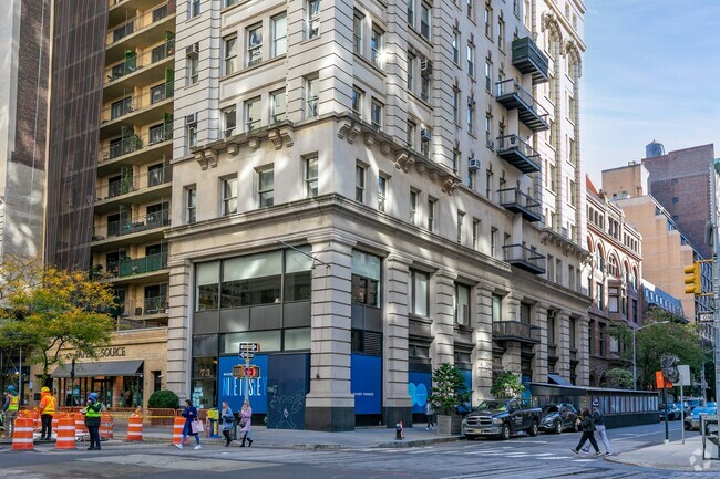 Building Photo - 73 Fifth Ave