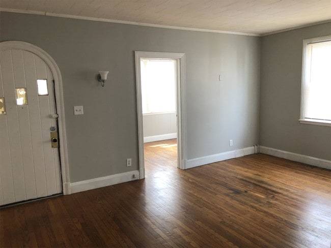 Building Photo - 2904 Park Terrace