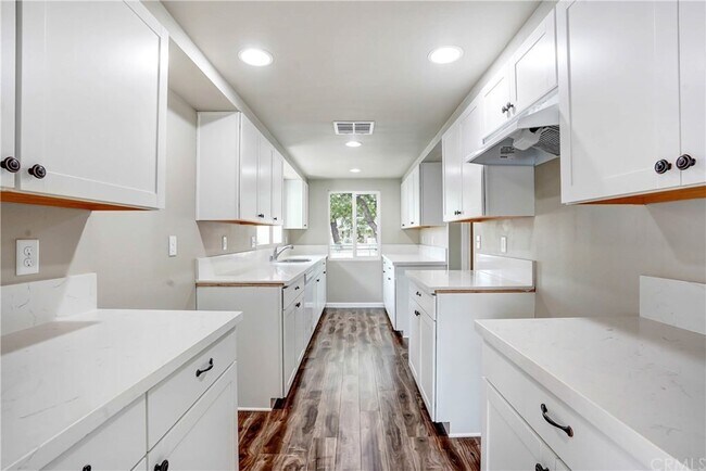 Foto del edificio - 2127 N Mountain View Ave