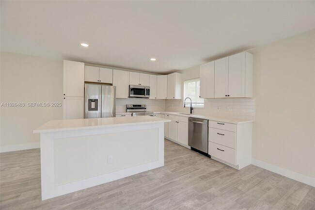 Foto del edificio - 610 N 31st Ct