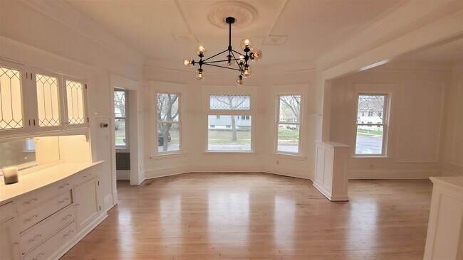 Upper Dining Room - 1400 N Girard Ave N