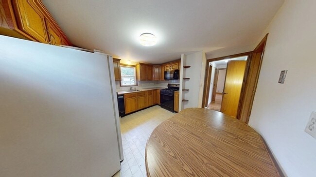 Building Photo - 62 Osceola St