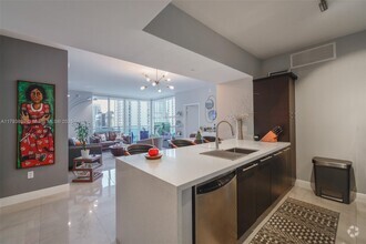 Building Photo - 951 Brickell Ave