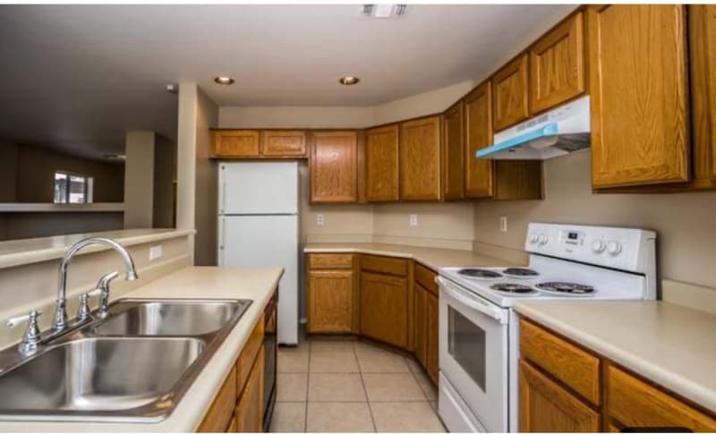 Building Photo - 5528 N 67th Dr