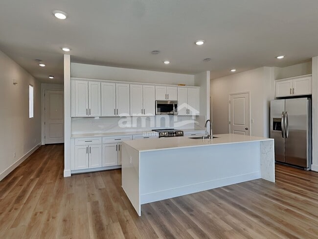 Building Photo - 11165 Magallanes St