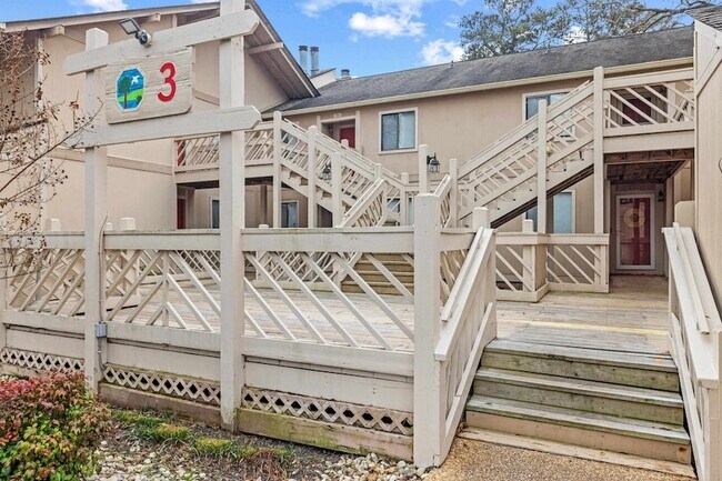 Building Photo - 3015 Old Bryan Dr