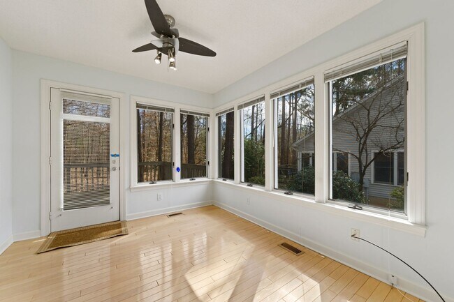Building Photo - End-of-Year Move-In Special: Get November ...
