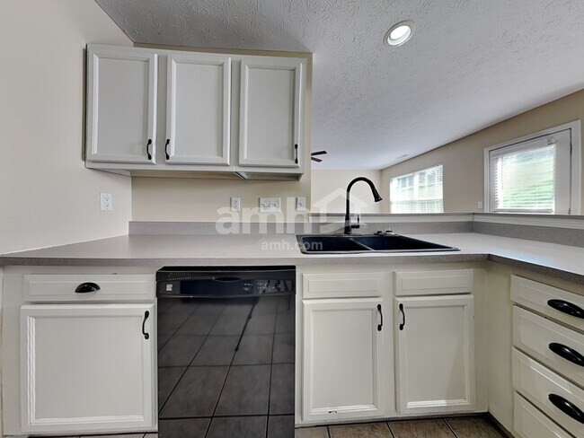 Building Photo - 834 Ginger Ridge Dr