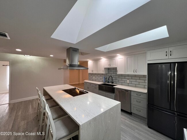 Building Photo - 377 Myrtlewood Rd