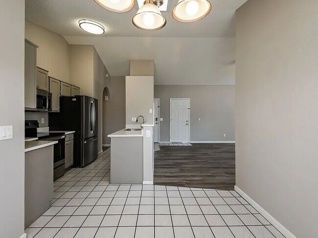 Foto del edificio - 2650 Deacon St