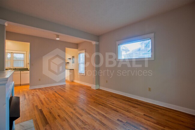 Building Photo - 925 Greenwood Ave NE