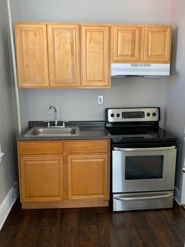 Building Photo - 2315 Ann St