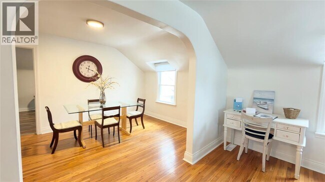 Photo du bâtiment - 826 Michigan Ave