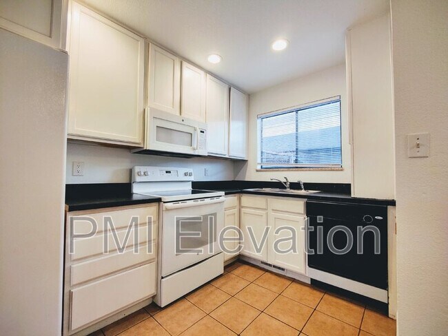 Building Photo - 2649 S Peoria St