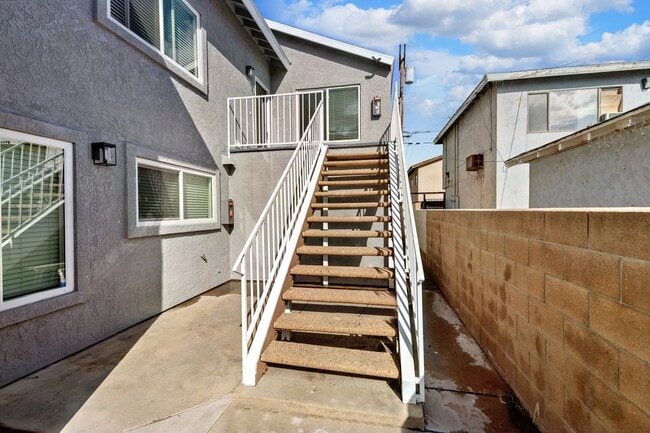 Building Photo - 836 S Claudina St