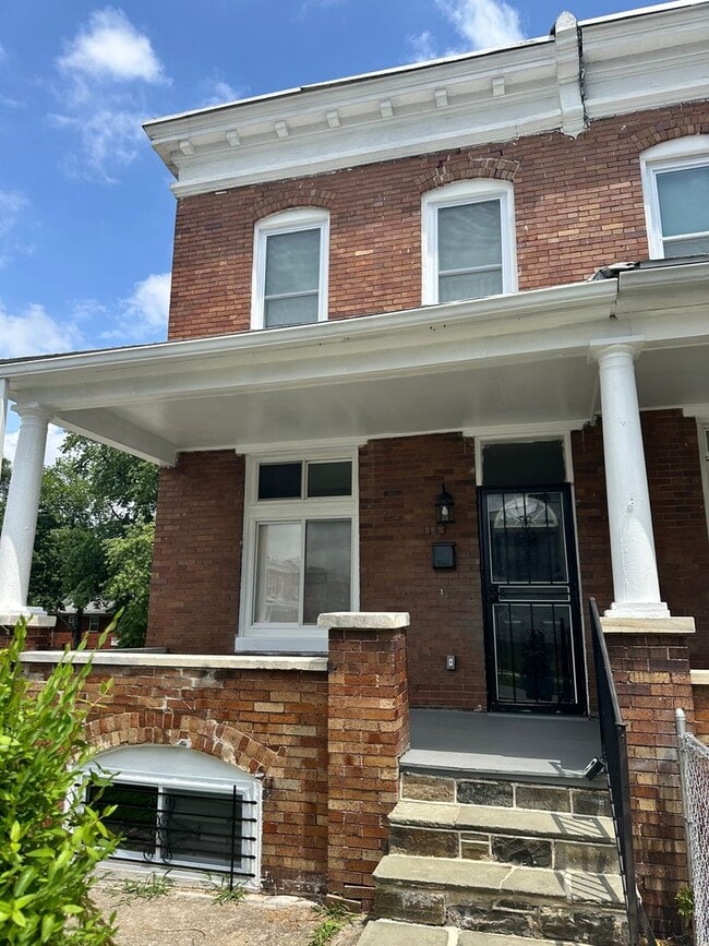 Building Photo - 1143 Ashburton St
