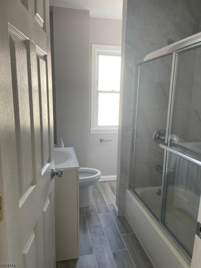 Foto del edificio - 454 E 31st St