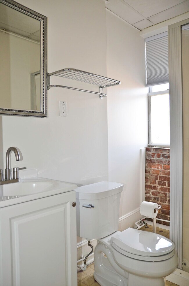 bathroom - 371 Forest Ave