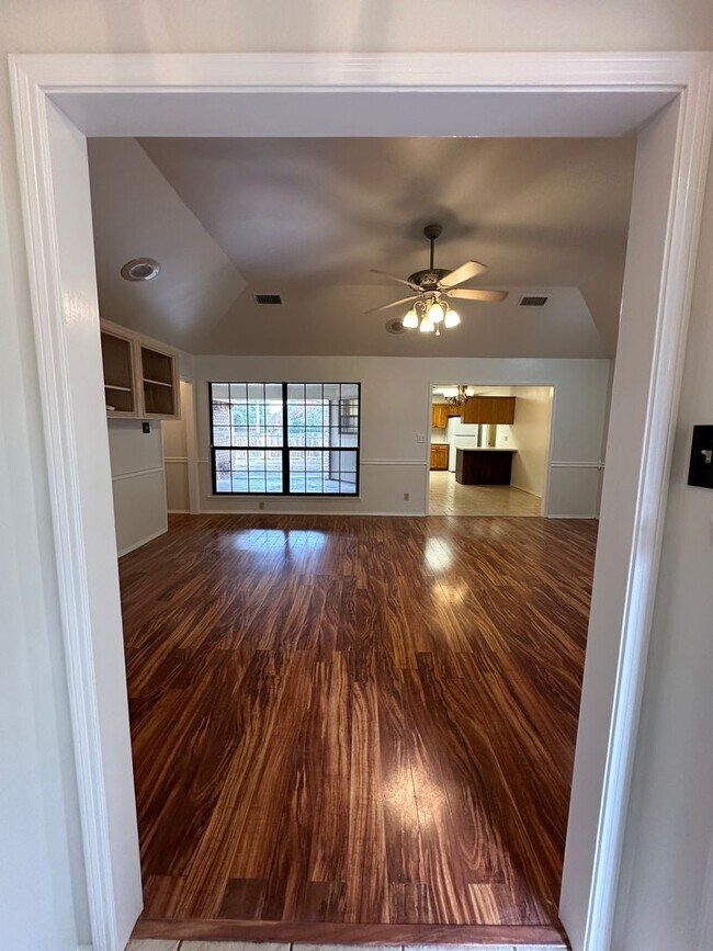 Foto del edificio - 3546 Cedar Ridge Ln