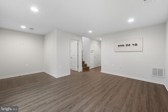 Building Photo - 15983 Marsh Pl