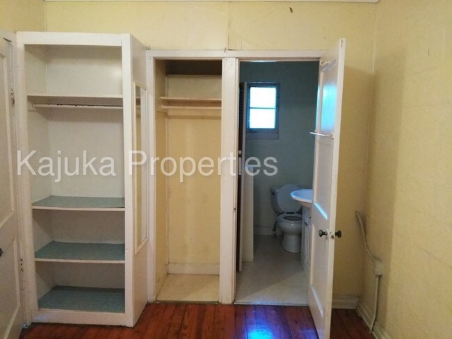 Building Photo - Cozy 1 bedroom, 1 bathroom Duplex