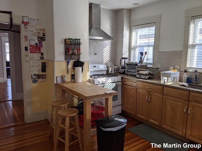 Building Photo - 16 Indiana Ave