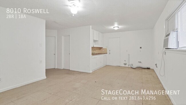 2/1 Conveniently Located Close to 45! photo'