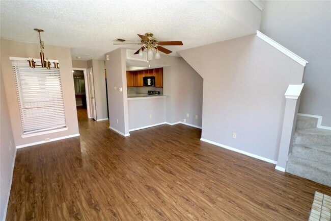 Foto del edificio - 9835 Walnut St